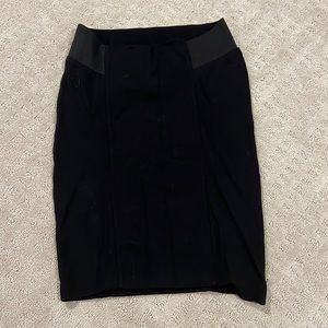 A PEA IN THE POD pencil skirt below the belly